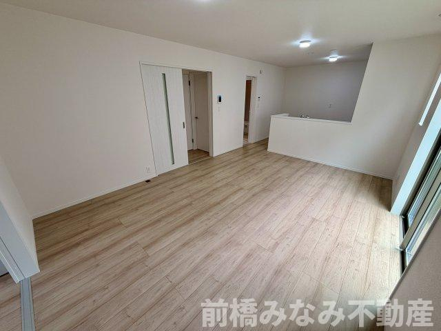 【新築】渋川市石原　B号棟(全３棟)　ハートフルタウン　新築建売分譲の居間・リビング|おしゃれな居間です