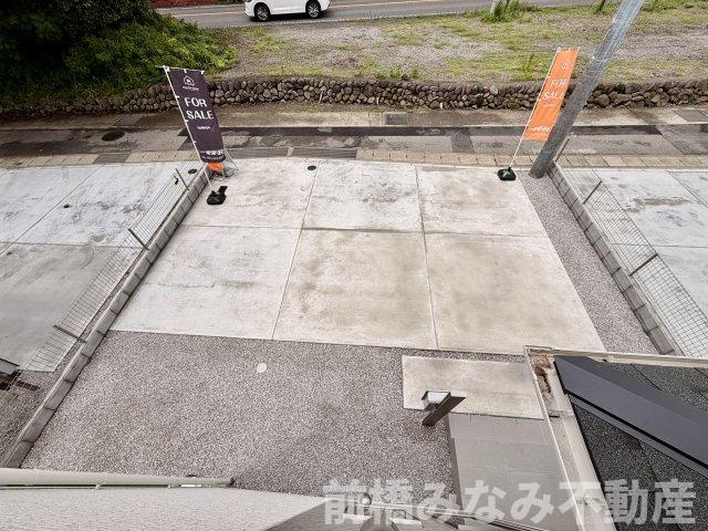 【新築】渋川市石原　B号棟(全３棟)　ハートフルタウン　新築建売分譲の駐車場|駐車場があるので、車を買う予定の方も安心です
