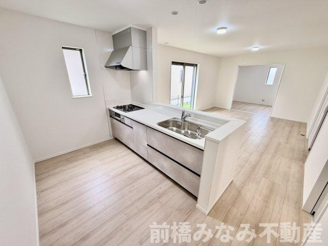 【新築】渋川市石原　B号棟(全３棟)　ハートフルタウン　新築建売分譲のキッチン|キッチンです