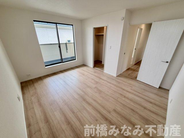 【新築】渋川市石原　A号棟(全３棟)　ハートフルタウン　新築建売分譲の洋室|落ち着いた色調の洋室です
