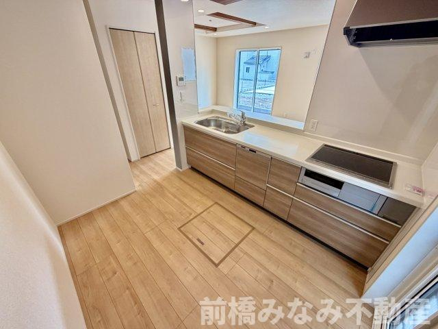 【新築】前橋市龍蔵寺町　２号棟(全３棟)　ブルーミングガーデン　新築建売分譲のキッチン|お料理しやすいキッチンです