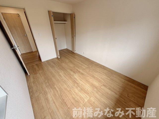【新築】前橋市龍蔵寺町　２号棟(全３棟)　ブルーミングガーデン　新築建売分譲の洋室|ゆったりした洋室です