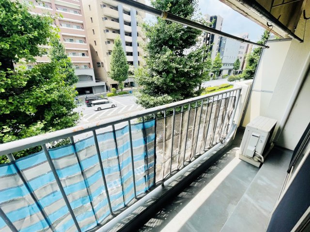 岡部ビルのバルコニー