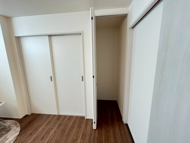 リーブルガーデン与那原町与那原 2号棟（全4棟）の収納|リビング内の収納