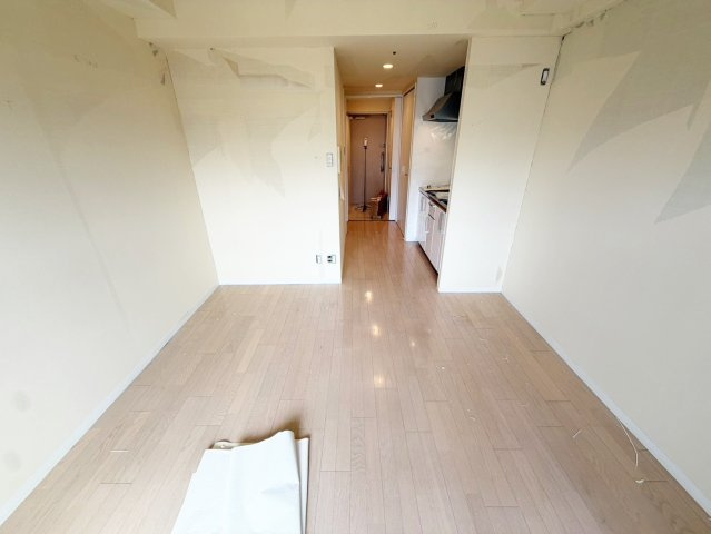 吹田市江の木町の賃貸マンションの居間・リビング