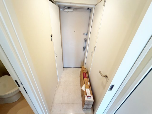吹田市江の木町の賃貸マンションの玄関
