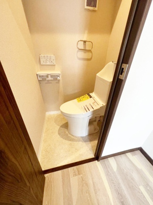 【トイレ】 | 杭瀬第3団地10号棟 | トイレには快適な温水洗浄便座付き