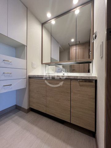 グランドメゾン新梅田タワー THE CLUB RESIDENCEの独立洗面台|グランドメゾン新梅田タワー THE CLUB RESIDENCE　独立洗面台