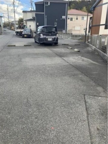 NHオランジュの駐車場