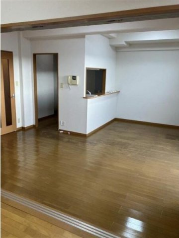 NHオランジュの内装|別部屋反転間取の写真となります。