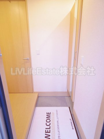 ホワイト ヴィラの玄関