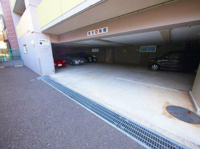 フレンズモールの駐車場