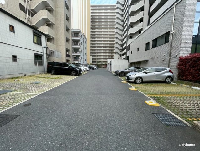 ベリー海老江　仲介手数料無料の駐車場