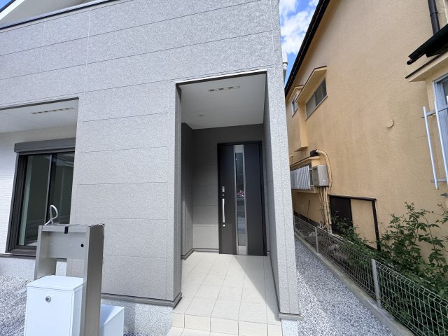 柏市中新宿３丁目新築戸建のエントランス|エントランス・玄関ポーチ