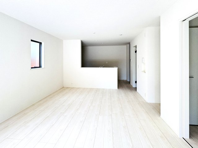 柏市中新宿３丁目新築戸建の居間・リビング|18.2帖リビングダイニングキッチン