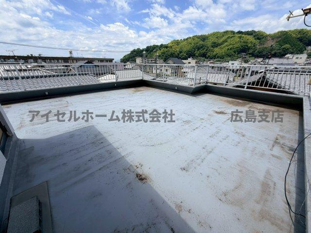 【バルコニー】 | 呉市広長浜４丁目の中古戸建て！ | 日当たりも良く広々としています