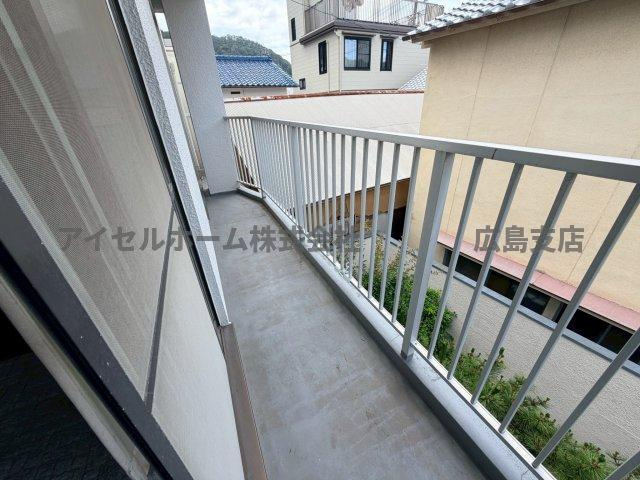 【バルコニー】 | 呉市広長浜４丁目の中古戸建て！ | バルコニーがあります