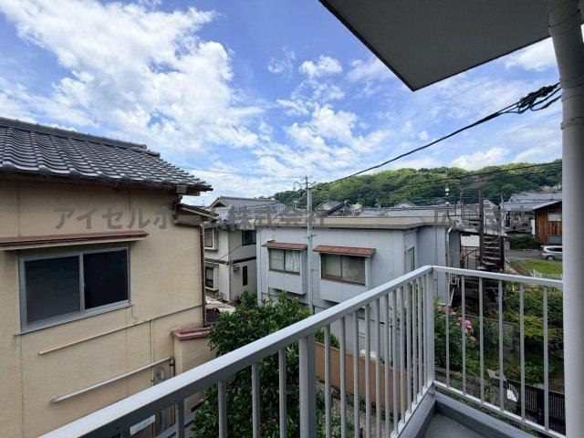 【バルコニー】 | 呉市広長浜４丁目の中古戸建て！ | 開放的で明るい空間を演出してくれるバルコニーです