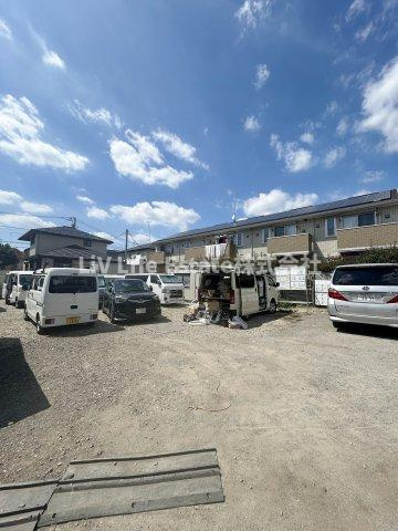 フルーリア国分寺の駐車場
