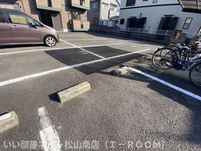 【駐車場】 | リビングタウン高岡　D棟