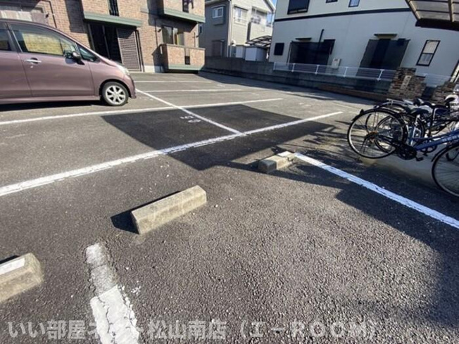【駐車場】 | リビングタウン高岡　D棟