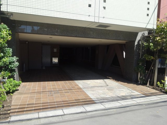 スカイコート茗荷谷壱番館のエントランス