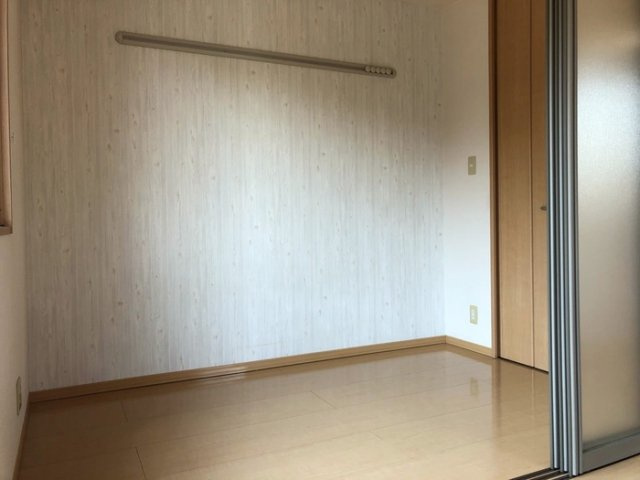 エレゼタウンⅡの寝室|クローゼット付の洋室です☆