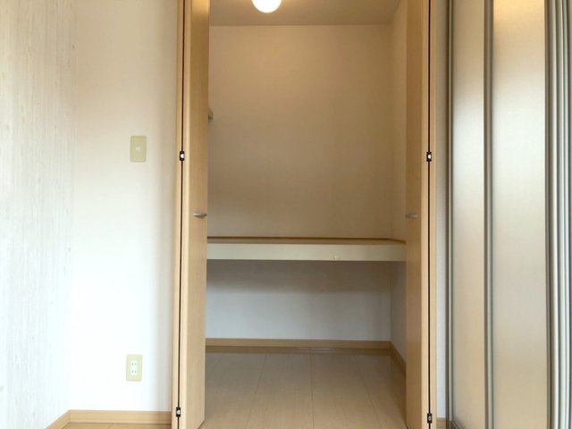 エレゼタウンⅡの収納|ウォークインクローゼットなので収納豊富です★