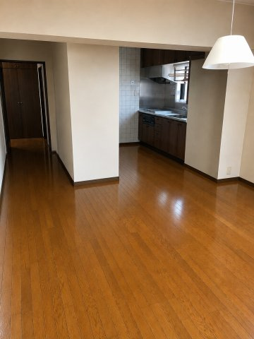 【居間・リビング】 | 掲載画像は家具等をCG加工により除去したイメージです