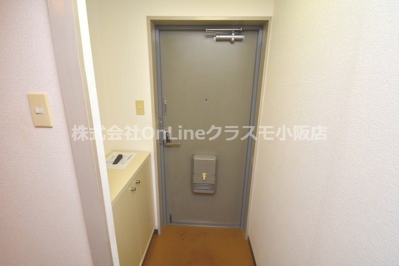 東大阪市小若江２丁目の賃貸マンションの玄関