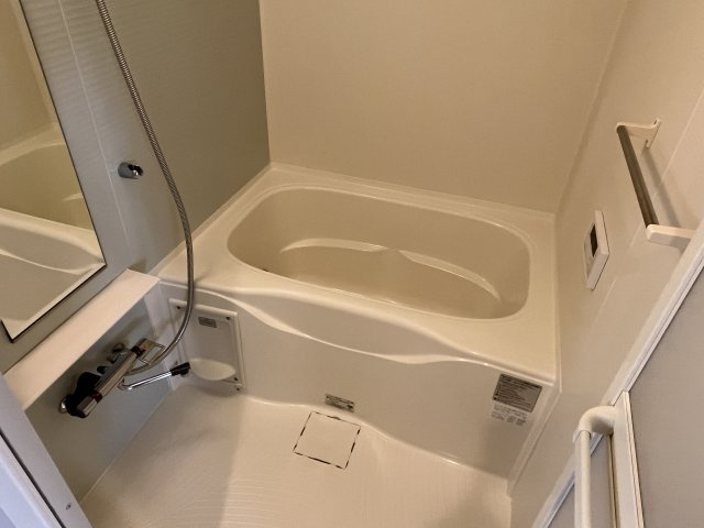 ＫＯＭＩＮＡＭＩ　ＭＡＩＳＯＮ　ＮＯＮＯの浴室