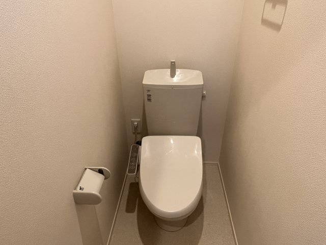 ＫＯＭＩＮＡＭＩ　ＭＡＩＳＯＮ　ＮＯＮＯのトイレ
