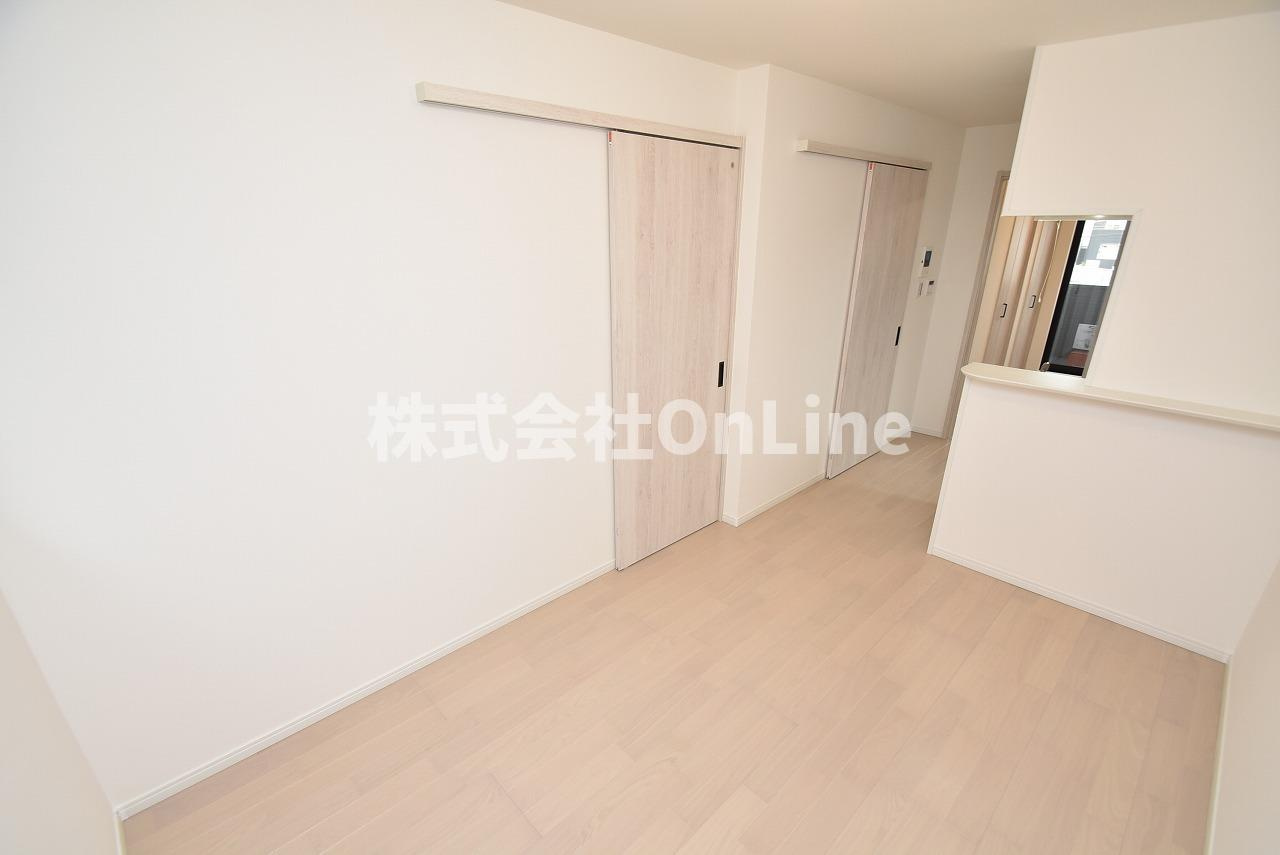 東大阪市長瀬町１丁目のアパートの居間・リビング