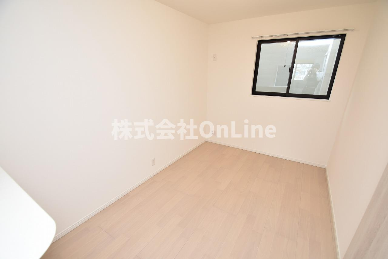 東大阪市長瀬町１丁目のアパートの居間・リビング