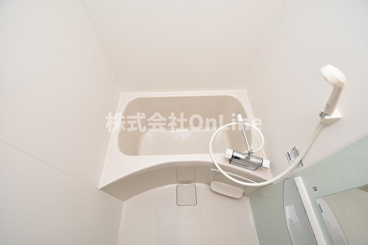 東大阪市長瀬町１丁目のアパートの浴室