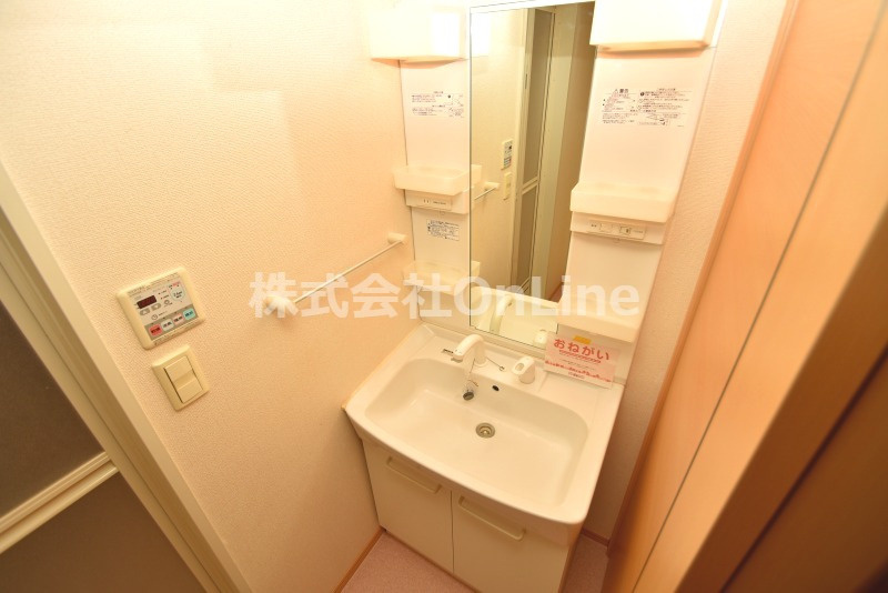 東大阪市若江西新町４丁目の賃貸マンションの独立洗面台