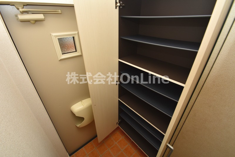 東大阪市岸田堂北町のアパートの収納