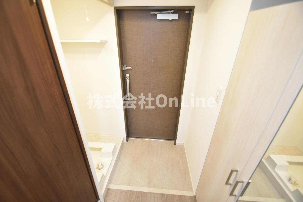 東大阪市高井田西６丁目の賃貸マンションの玄関