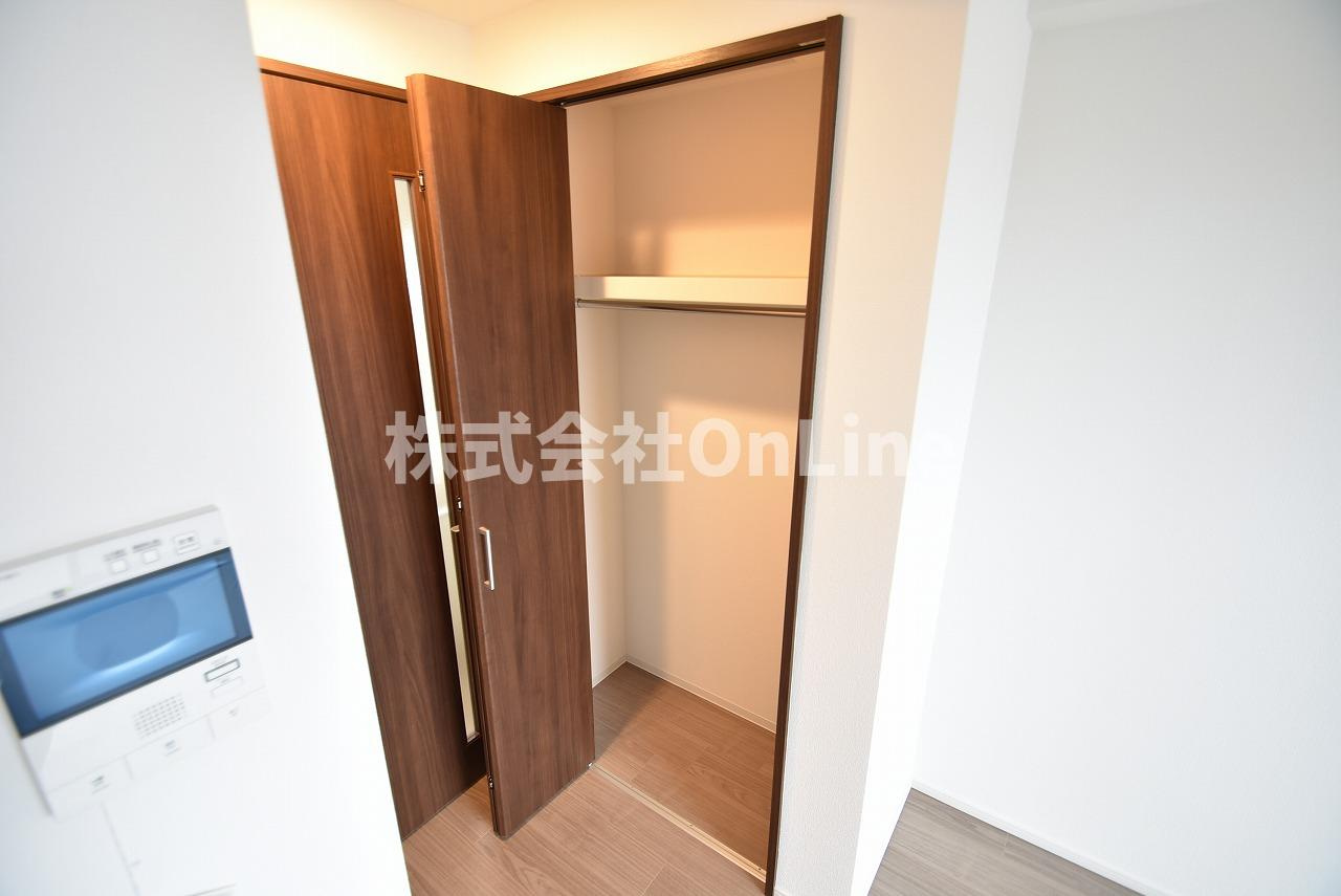 東大阪市高井田西６丁目の賃貸マンションの収納