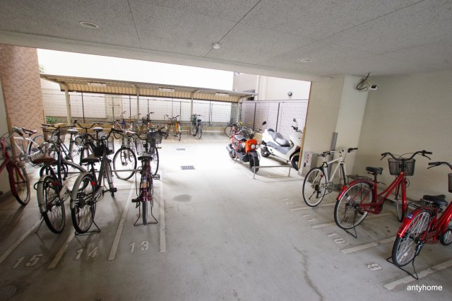 プレッツァ新大阪　仲介手数料無料の駐車場