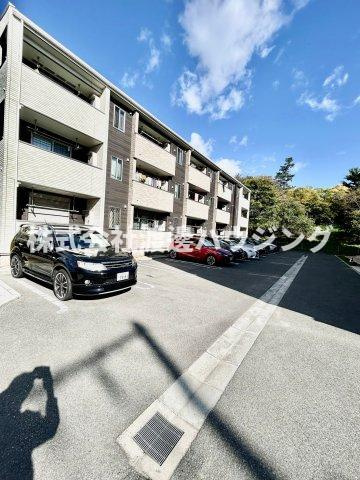 サンリット・ガーデン小曽根Sの駐車場