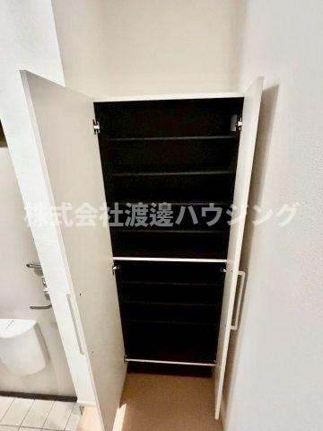サンリット・ガーデン小曽根Sの収納|天井高シューズBOX