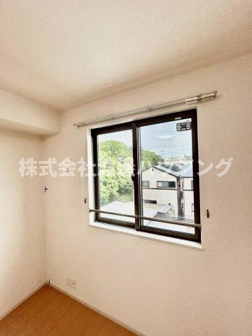 サンリット・ガーデン小曽根Sのその他|窓