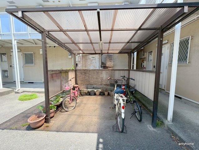 フジ京橋ハイツ　仲介手数料無料の駐車場