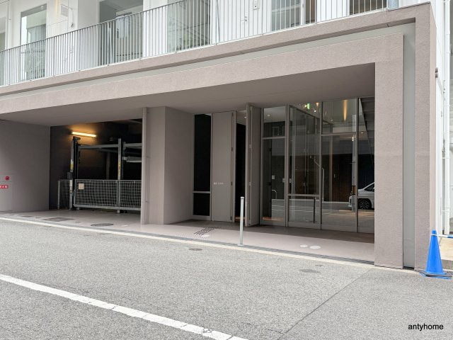 是空難波西　仲介手数料無料のエントランス