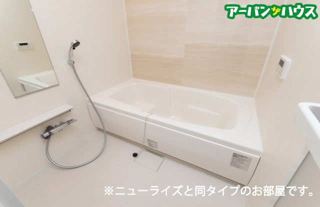アルバータ セレーノの浴室