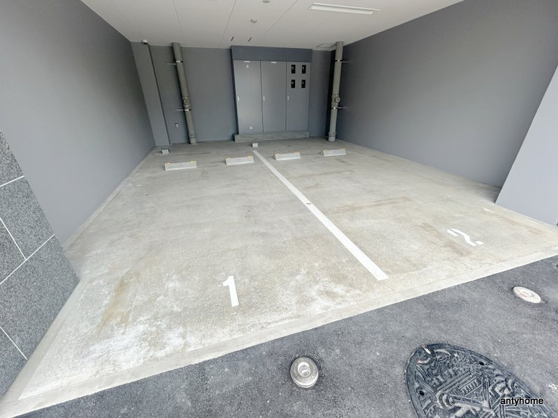 アドバンス大阪フェリーチェ　仲介手数料無料の駐車場