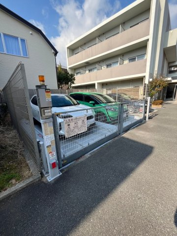 エルモ桜谷の駐車場