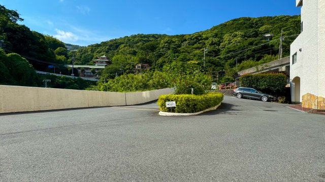 プラザ伊豆山のエントランス