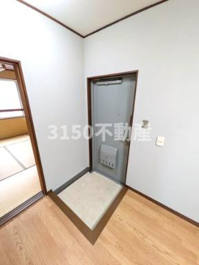 北村ビルの玄関